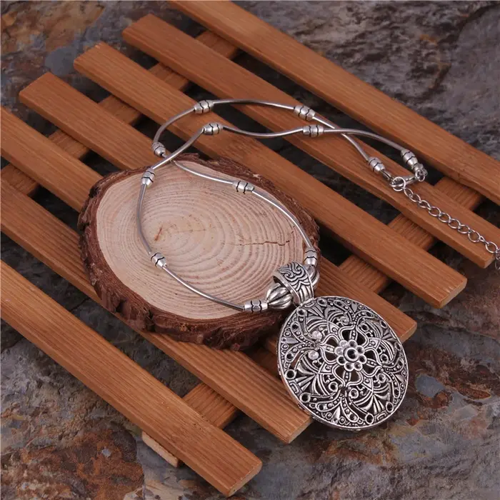 Bijoux tibétains Vintage argent plaqué bohème creux sculpté pendentifs ronds colliers chaîne