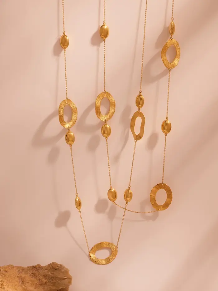 Colliers superposés avec pendentif ovale en chaîne dorée de 103cm