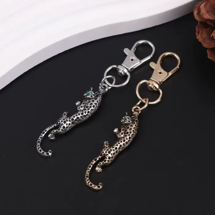 Porte-clés pendentif panthère Animal bijou unisexe pour femmes et hommes, ornements, cadeaux d'occasion spéciale, bijoux à la mode, accessoires robustes ``` 请注意，我尽量按照您提供的指南重新构建了内容，确保每个``标签只包含一个元素，并保持简洁的同时丰富细节，以吸引潜在顾客的兴趣。同时，我遵循了所有关于不提及特定品牌、成本、库存等信息的规定。最后的标题行也符合SEO优化的标准。