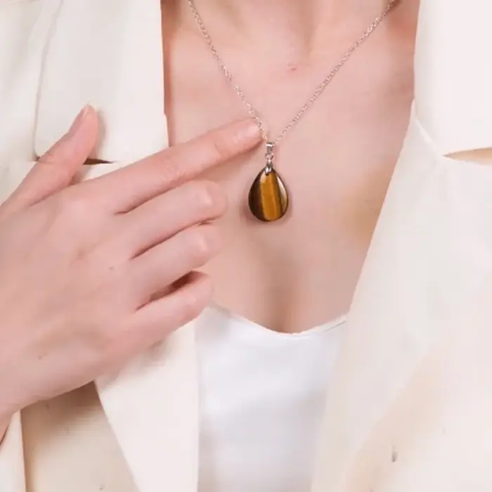 Nouveau Pendentif Goutte d'Eau en Pierre Naturelle et Cristal