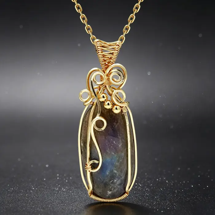 Pendentif en labradorite arc-en-ciel avec chaîne et boîte pour femme, bijou naturel pour occasions spéciales et cadeaux