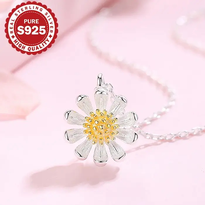Un collier tendance pour femme, orné d'un pendentif marguerite en argent S925, adapté à diverses occ