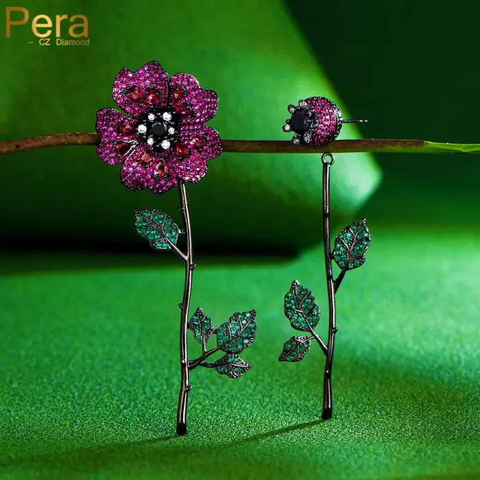 Boucles d'oreilles Pera CZ en zircone cubique plaquées or noir pour femmes avec motifs fleurs et feuilles pour occasions spéciales