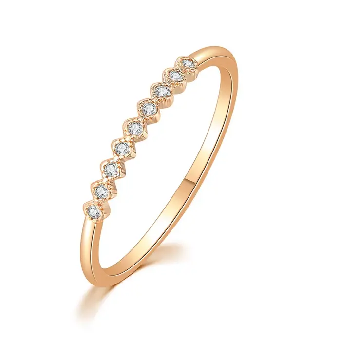 Alliance de mariage en cuivre plaqué platine avec zircons cubiques pour femmes occasions spéciales cadeau de fiançailles style moderne et élégant