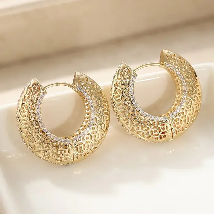 Boucles d'oreilles créoles dorées pour femmes