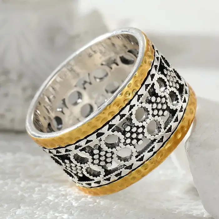 Bague de cocktail en métal bicolore géométrique pour femme, bijou de fête et cadeau d'anniversaire élégant pour usage quotidien