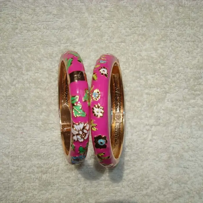 Cadeaux classiques traditionnels pour femmes et filles