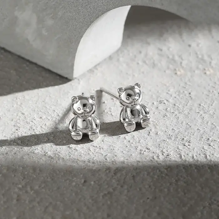 Boucles d'oreilles en forme de mini ours en argent tibétain pour femmes, style classique, idéal pour les occasions spéciales, anniversaires, fiançailles et mariage
