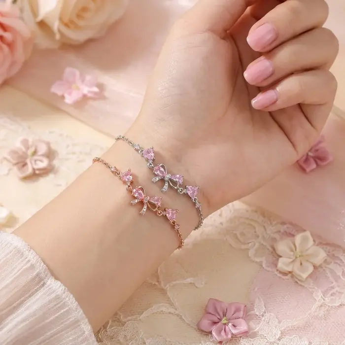 Bracelet en cuivre plaqué or en forme de papillon style INS pour femmes élégantes et romantiques occasions spéciales