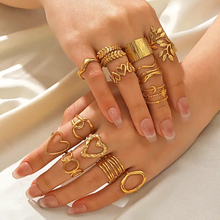 Bague en acier inoxydable forme cœur résistante à l'eau style punk pour femmes occasions spéciales romantique durable