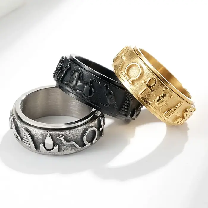 Bague rotative en acier au titane avec motif de belle signification