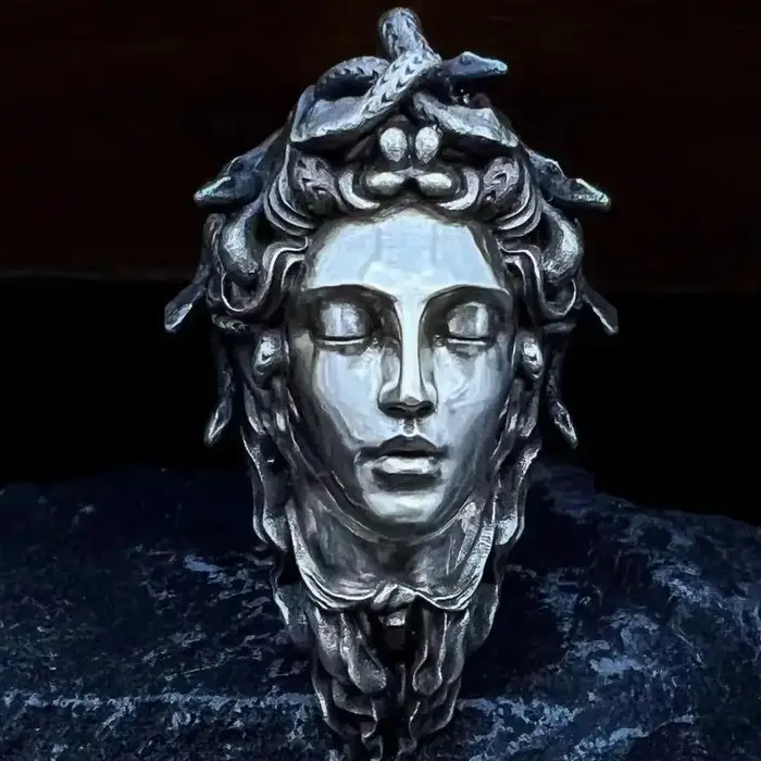 Collier en argent sterling S925 fait main, pendentif Medusa, mythologie grecque antique, femme-serpe