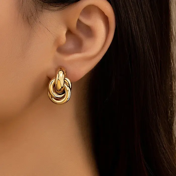Boucles d'oreilles en forme de nœud en or plaqué pour femmes, symbole de l'éternité et de l'amitié pour usage quotidien et occasions spéciales