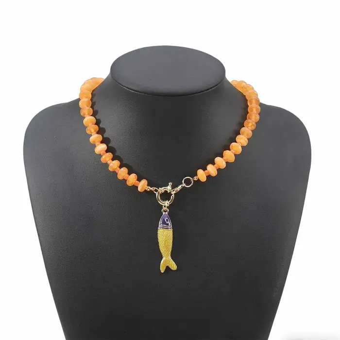 Collier de perles coloré pour femme, style décontracté, pendentif poisson, chaîne de clavicule, bijo