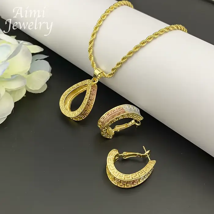Ensemble de bijoux de luxe plaqués or pour femmes, pendentif avec chaîne, boucles d'oreilles pendantes, cadeaux d'anniversaire de mariage, accessoires de bijoux