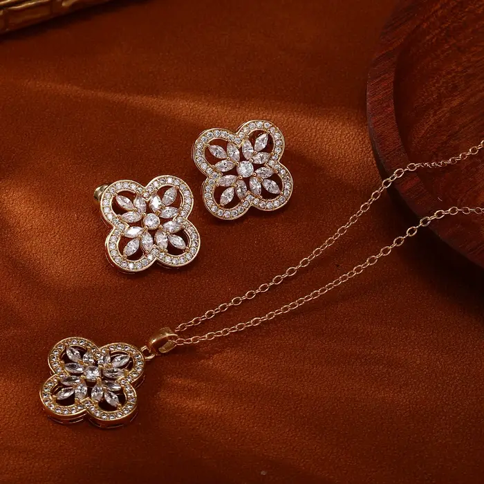 Ensemble de bijoux tendance trèfle à quatre feuilles plaqué or rose, collier et boucles d'oreilles e