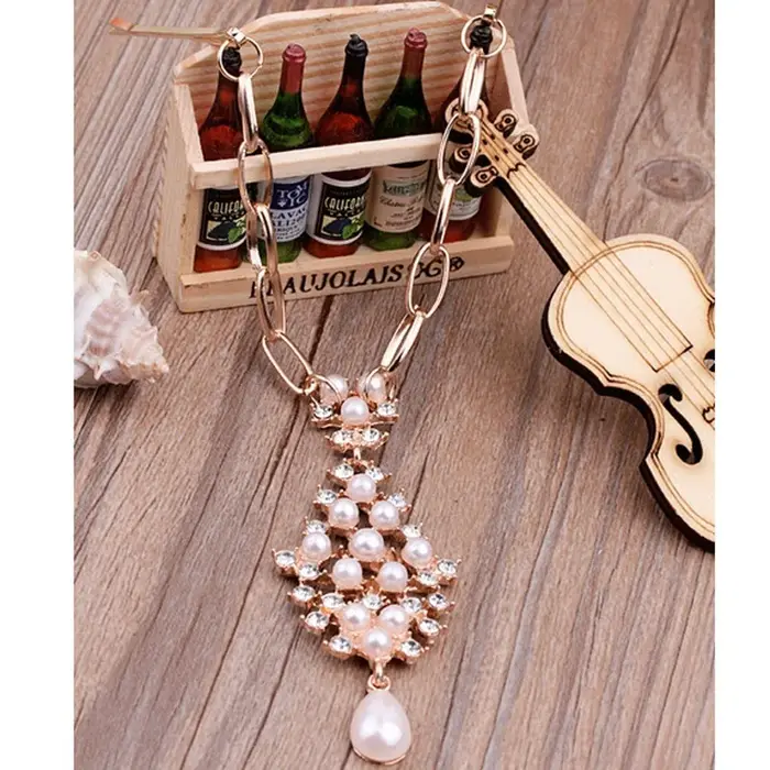 Boho Style Lady Pearl Tassel Flower Crystal bal inestone Hair Tikka réinitialisation