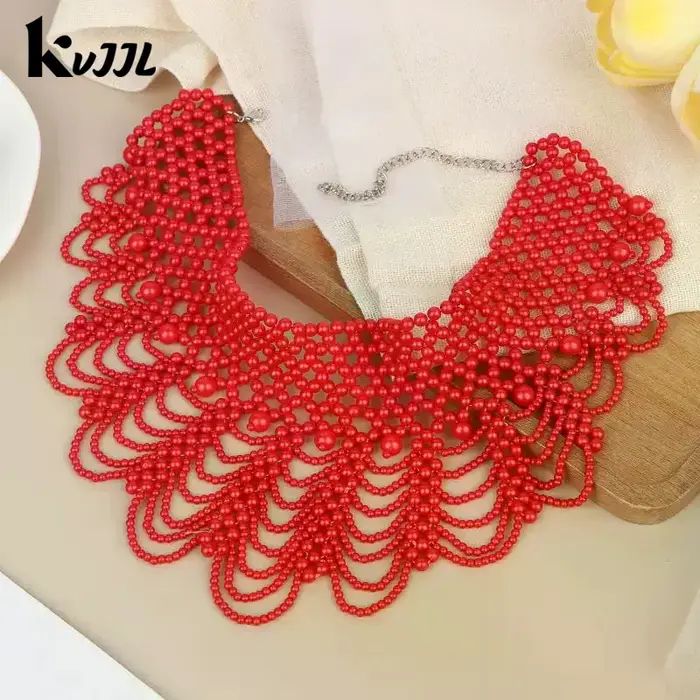 Collier faux col en perles d'imitation