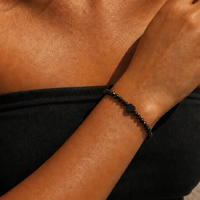 Bracelet extensible en perles noires en forme de cœur pour femme, élégant pour un usage quotidien, des vacances, une fête, un cadeau pour la Saint-Valentin