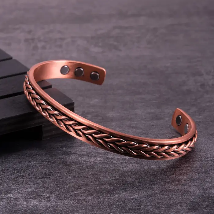 Bracelet magnétique torsadé en cuivre pur ajustable pour homme et femme avec fonction thérapie magnétique pour bien-être et style moderne