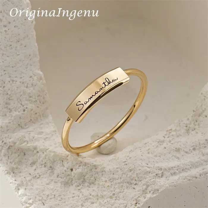 Anneau de nom personnalisé rempli d'or 14K