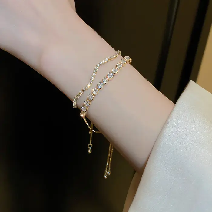 Bracelet réglable à géométrie ondulée