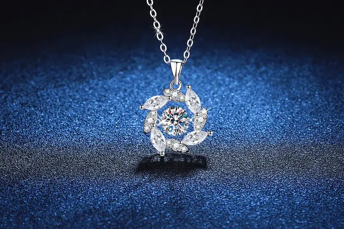 Collier LioraGem en moissanite étincelante de 1 carat