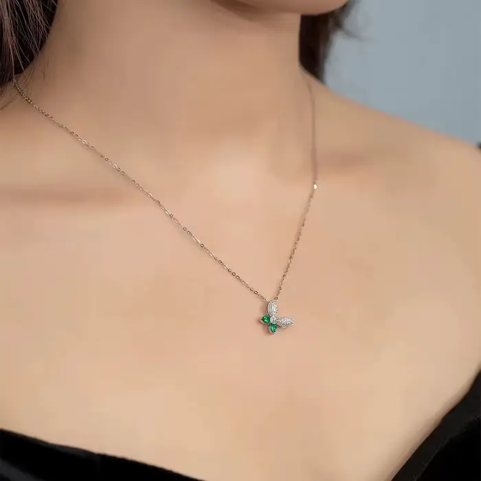 Collier en argent sterling 925 serti de zircon vert pour femmes élégantes occasions spéciales anniversaires et cérémonies