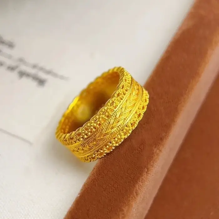 Bague élégante en filigrane or sable