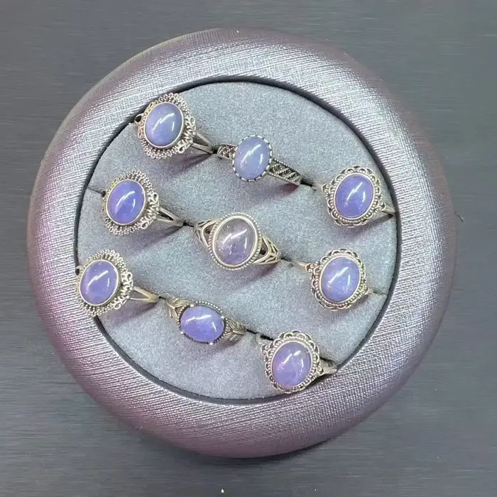 Bague élégante en argent 925 avec cabochon en tanzanite naturelle