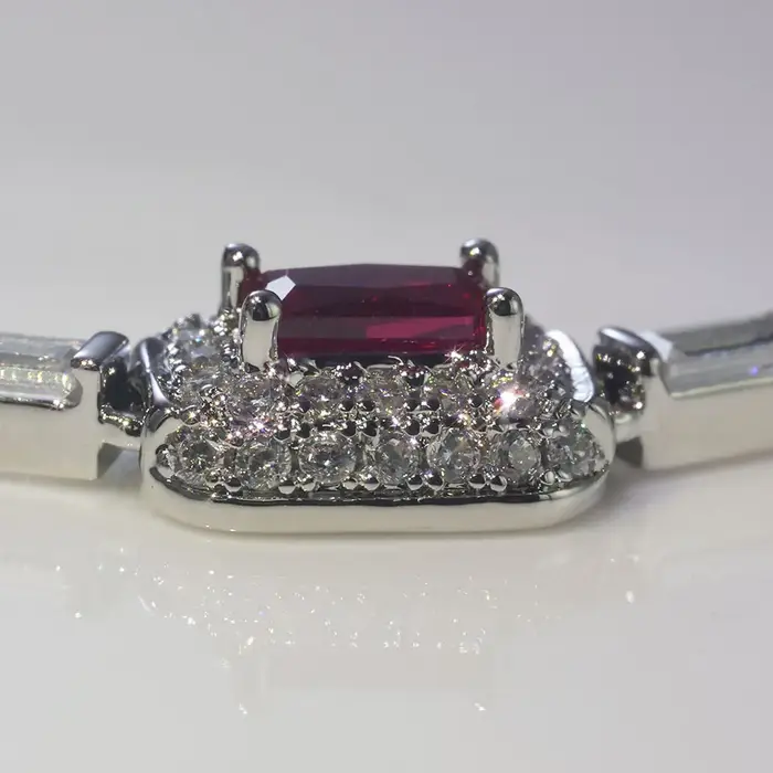 Bijoux pour femmes plaqué argent diamant rouge Bracelet de pierres précieuses Micro pavé émeraude Zircon mode