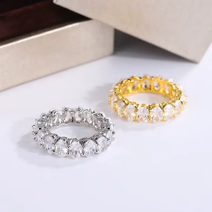 Bague de luxe en pierre de cristal blanc pour femme