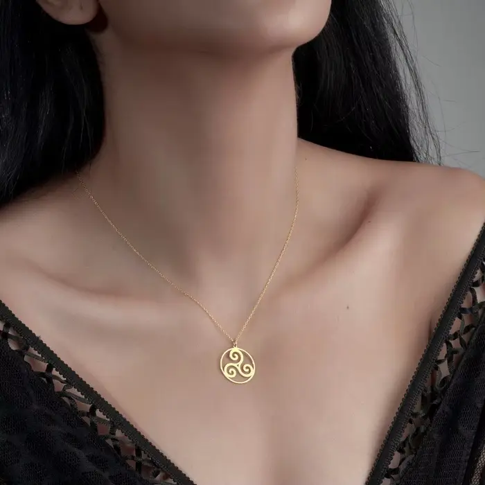 Collier Triskelion en acier inoxydable