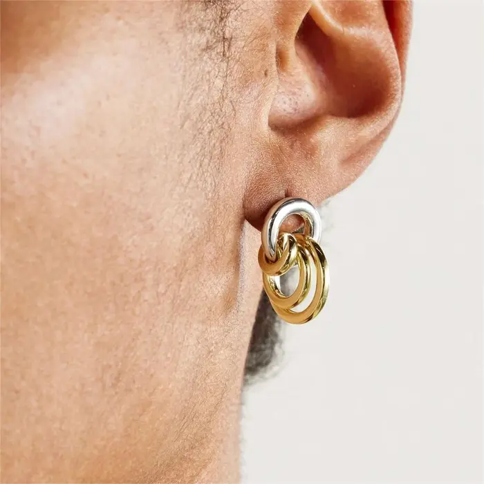 Boucles d'oreilles triple anneau dorées avec matériau en acier inoxydable plaqué avec rétention de couleur 18 carats
