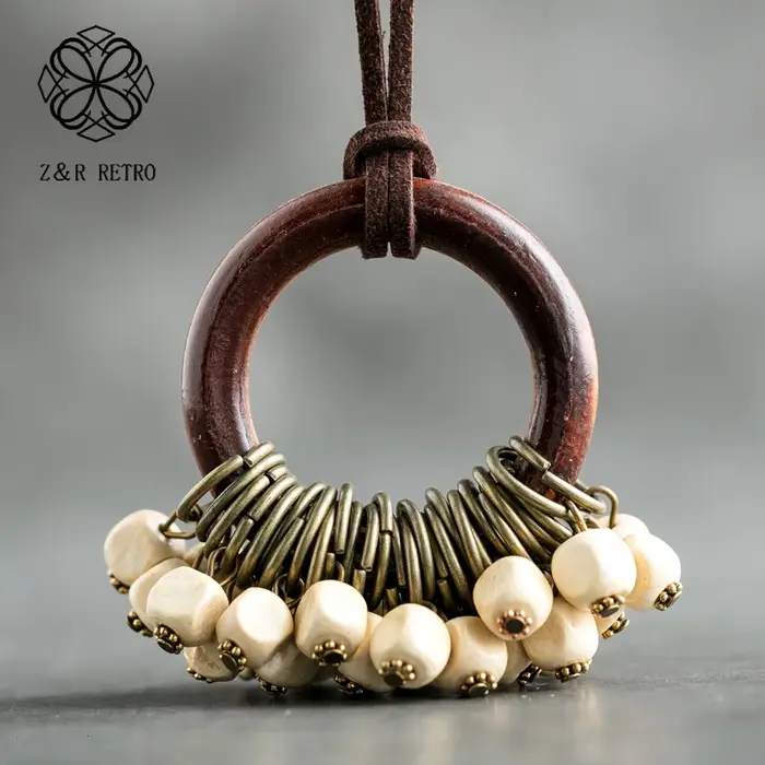 Collier Long Vintage en perles de bois