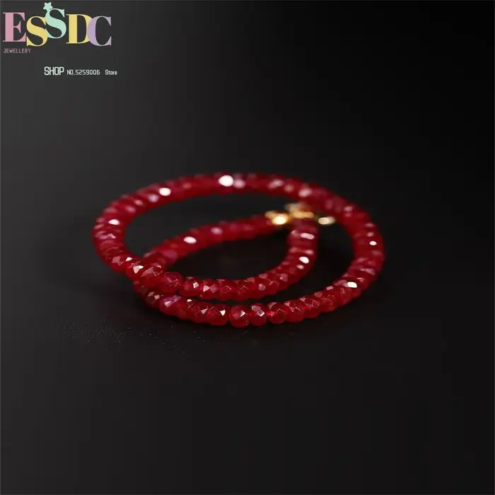 Bracelet Rubis Rouge pour Femmes Pierre Précieuse à Facettes Sang de Pigeon Perles Remplies d'Or Cordon Réglable Bijou Mode Occasion Spéciale
