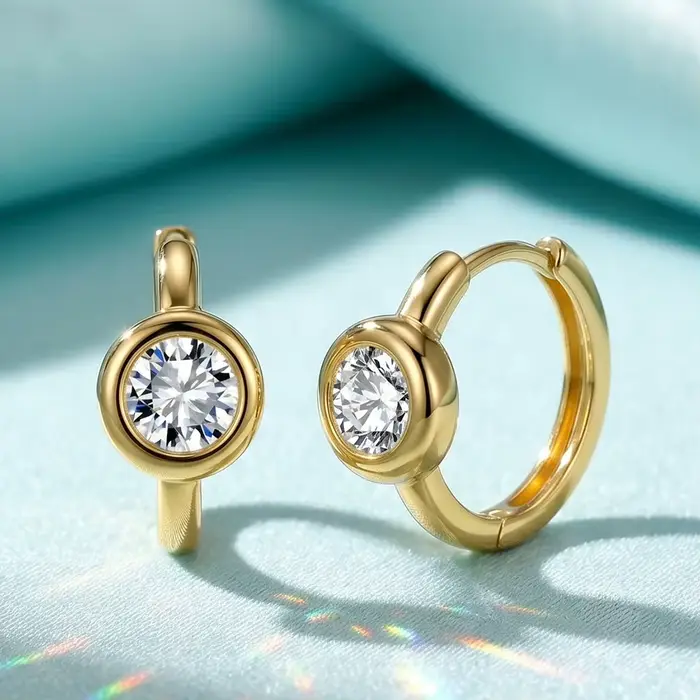 Kiss Mandy Boucles d'oreilles créoles unisexe en argent sterling 925 avec moissanite taille brillant rond, bijou solitaire effet diamant, cadeau SMOE23