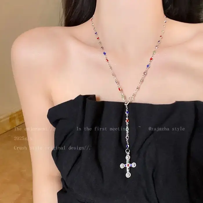 Collier bohème en forme de Y avec chaîne colorée en or ou rouge-marron sertie de cristaux brillants pour femmes occasions spéciales punk