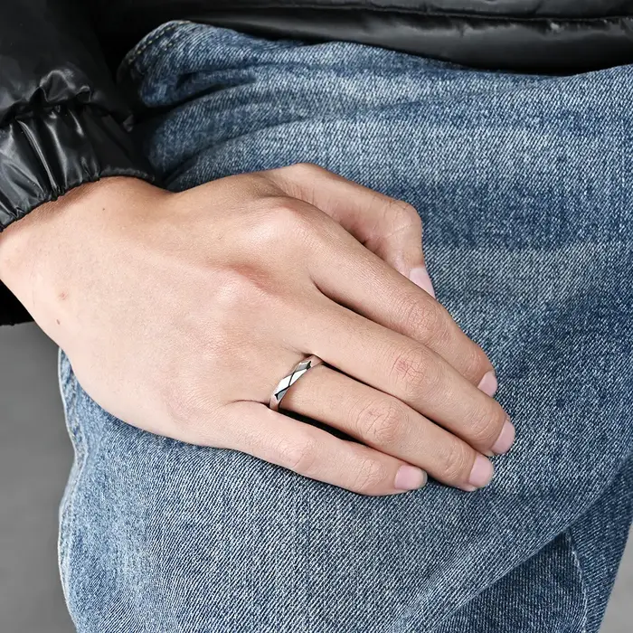Bague plaquée or 18 carats en acier inoxydable coupe diamant pour femme mariage carnavals occasions spéciales style preppy minimaliste coréen