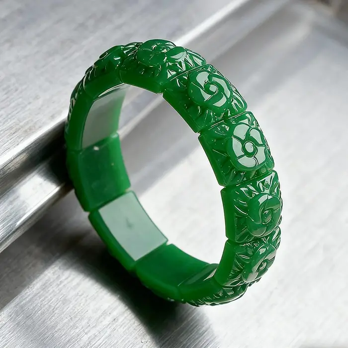 Bracelet en forme de fleur de Jade véritable