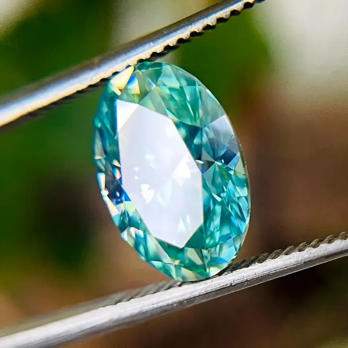 Bague en moissanite verte taillée de 1/2 carat pour femmes, éclatante et élégante pour les occasions spéciales et le style quotidien