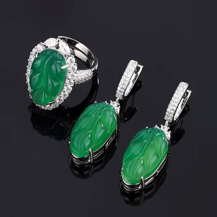 Bijoux de Cuir oral elu Élégants et Verts pour Femme, Bague et Boucle d'Oreille Réglables, Parfait pour les Occasions Spéciales et Cadeaux