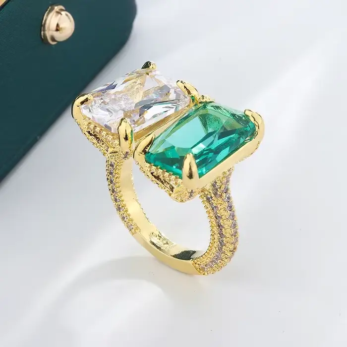 Bague plaquée argent 925 pour femmes, bague en Zircon vert carré brillant de haute qualité, bijoux de fiançailles élégants, cadeau