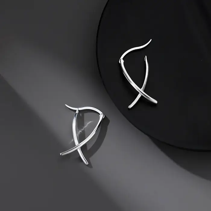 Boucles d'oreilles géométriques uniques pour femmes à la mode en argent tibétain et cuivre pour diverses occasions spéciales