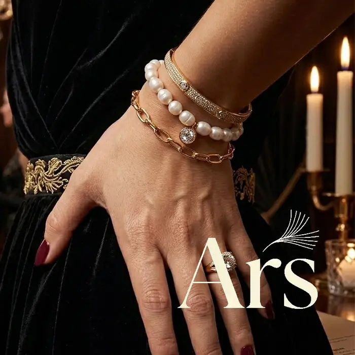 Bracelet en perles pour femmes plaqué or 18 carats avec breloque en zircon réglable en acier inoxydable pour occasions formelles et événements de gala