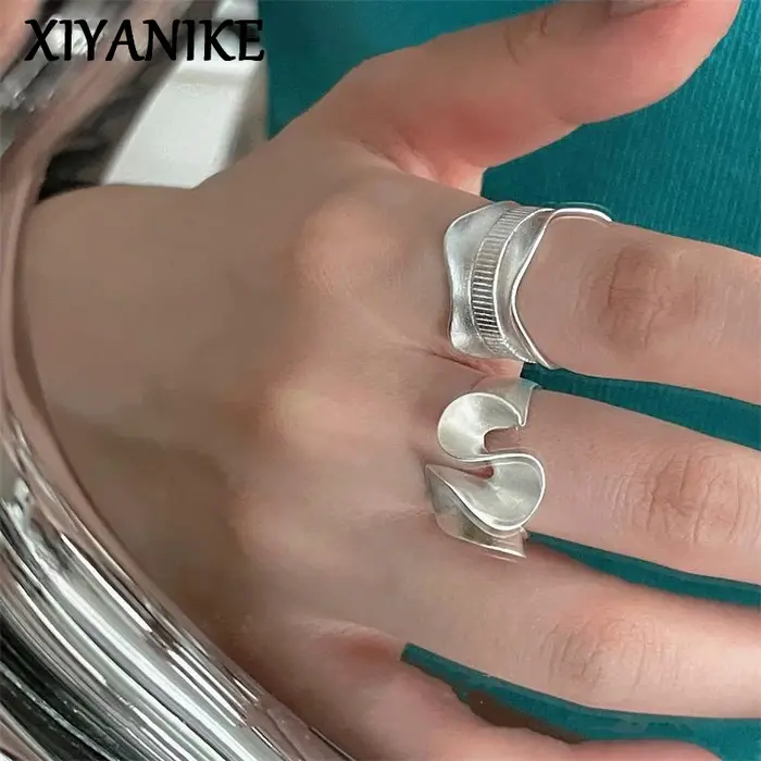 Bagues à Manchette Torsadées Irregulières en Placage d'Argent pour Femmes Style Hiphop Rock Occasions Spéciales Cadeaux D'Amis