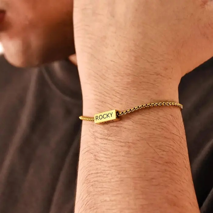 Bracelet avec nom gravé personnalisé pour femmes et hommes, chaîne en or, bijoux initiaux, cadeau de