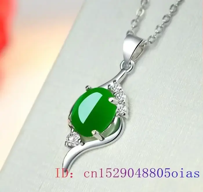 Pendentif amulette en jade solitaire pour femmes, cadeau naturel et élégant pour occasions spéciales