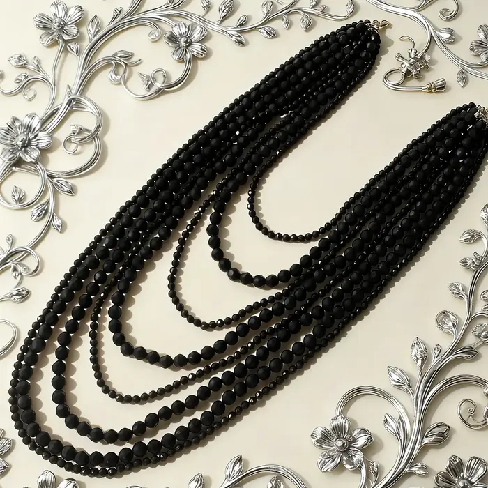 Collier multi-couches style bohème noir perlé pour femme