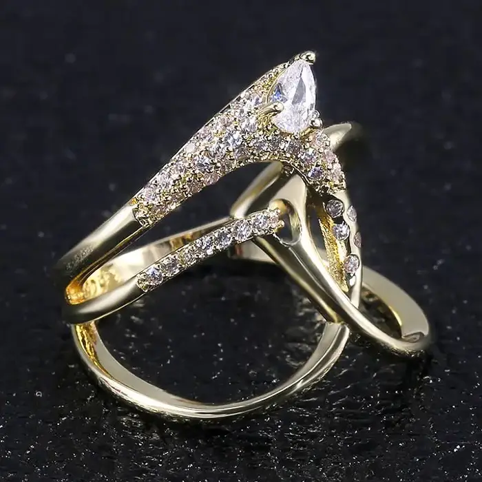 Huitan – bague de sorcière magique irrégulière de luxe